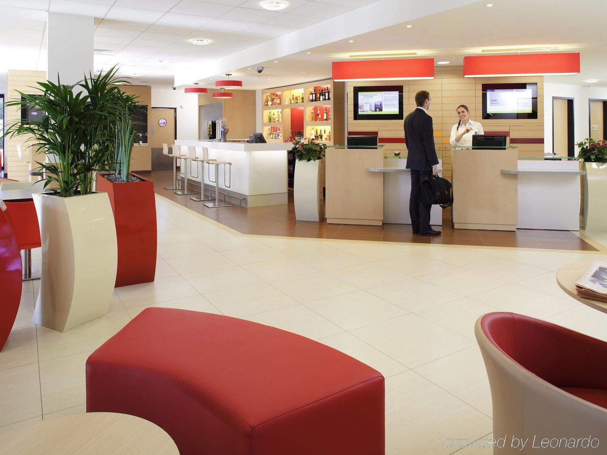 Ibis Lyon L'Isle D'Abeau酒店 外观 照片